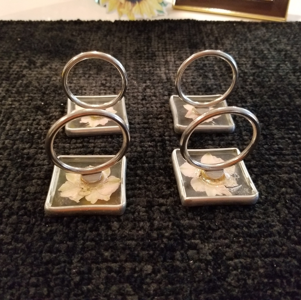 4 Napkin Rings - Picture 3 of 3